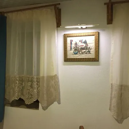 酒店 Narcissus Butik Cafe Restaurant 伊兹密尔